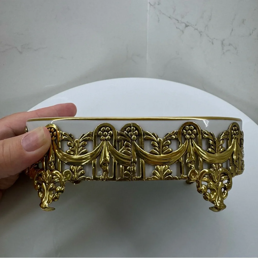 Vintage Stylebuilt Accessories Ceramic Dish w Ornate Gold Filigree Base USA